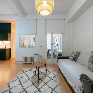https://aguirre-apartment-by-people-rentals.bilbaohotelsspain.com