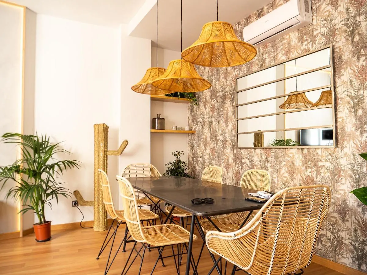 Stylish Apartment In The Heart Of Malaga With Pool