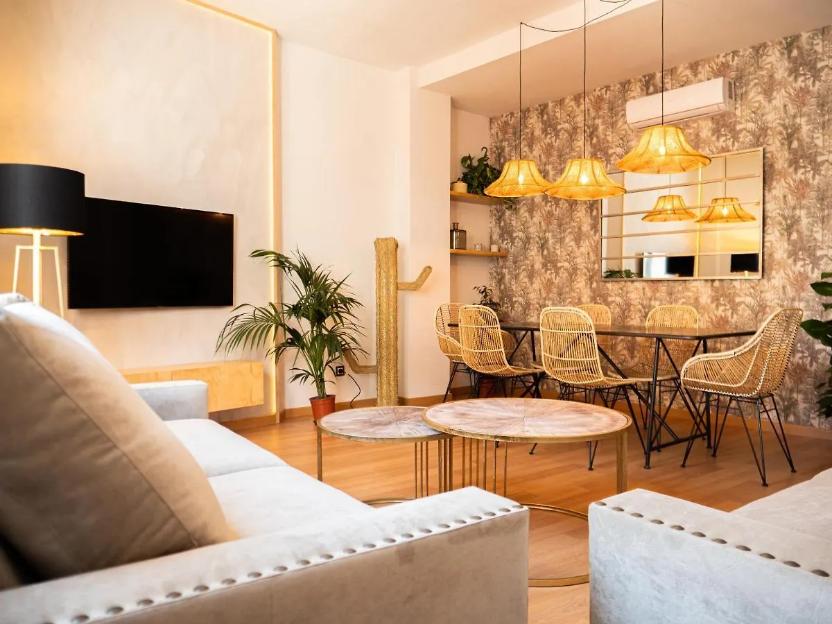 Stylish Apartment In The Heart Of Malaga With Pool